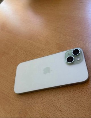 iPhone 15 Verde