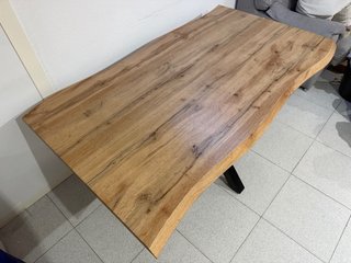 Mesa de comedor madera y metal