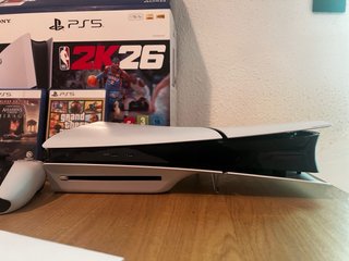 PS5 1TB + 2 Giochi (Assassin's Creed, GTA)