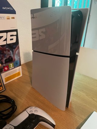 PS5 1TB + 2 Giochi (Assassin's Creed, GTA)