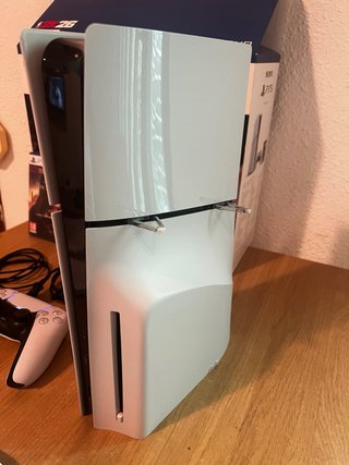 PS5 1TB + 2 Giochi (Assassin's Creed, GTA)