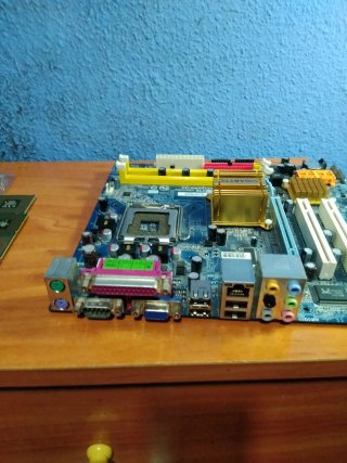 Placa Base Gigabyte GA-945GCMX-S2