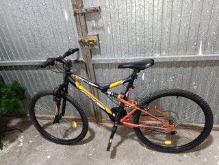 Bicicleta roja Decathlon Riverside
