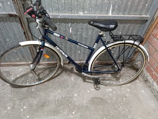 Bicicleta roja Decathlon Riverside
