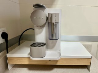 Cafetera Nespresso De'Longhi con espumador