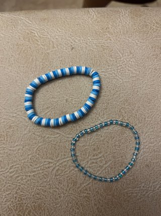 Pulseras elásticas hechas a mano
