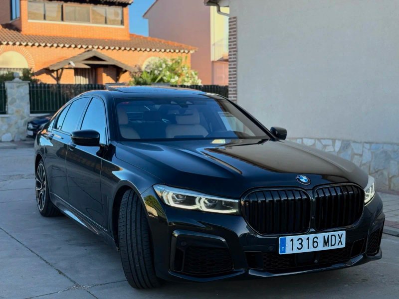 BMW Serie 7 2019 - foto 1