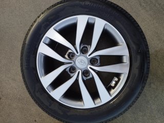 Llantas R16 Kia Hyundai con neumáticos Pirelli
