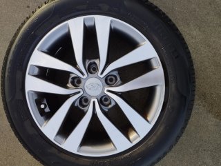 Llantas R16 Kia Hyundai con neumáticos Pirelli