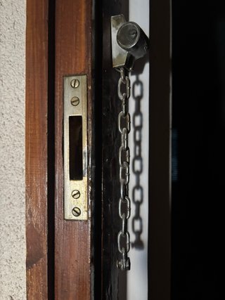 Puerta de entrada madera