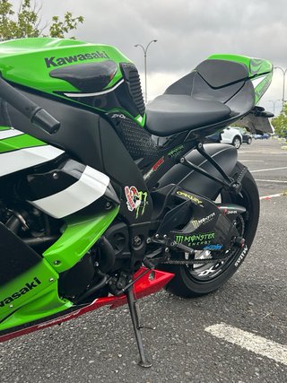 Kawasaki ZX10R Ninja Sportbike