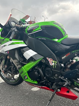 Kawasaki ZX10R Ninja Sportbike