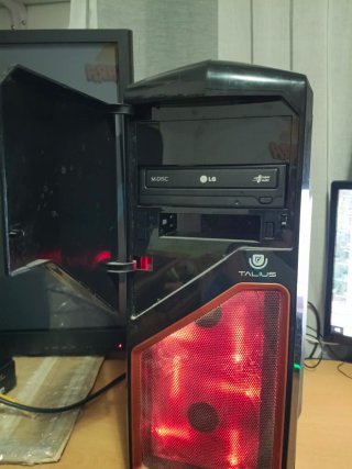 Caja PC Talius Gaming con luci LED rosse