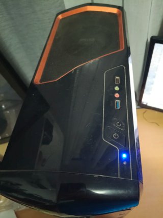 Caja PC Talius Gaming con luci LED rosse