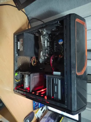 Caja PC Talius Gaming con luci LED rosse