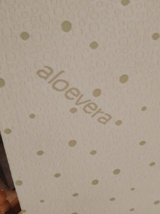 Cuna de bebé de madera