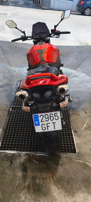 Suzuki GSR600 2008