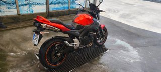 Suzuki GSR600 2008