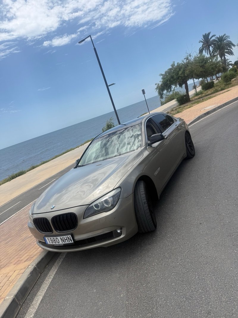 BMW Serie 7 2012 - foto 1