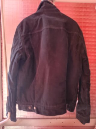 Cazadora Levi's Negra con Borrego