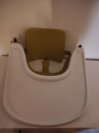 Bandeja y asiento trona Stokke