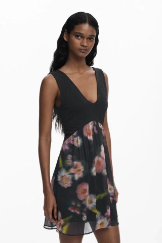 Vestido Desigual Negro con Estampado Floral