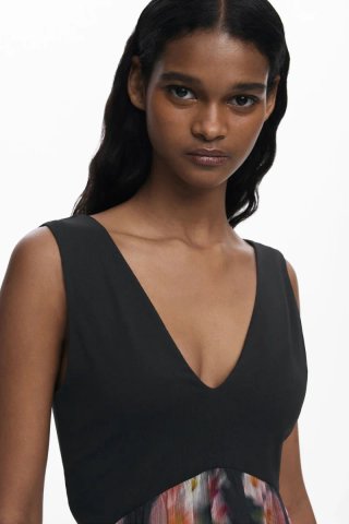 Vestido Desigual Negro con Estampado Floral
