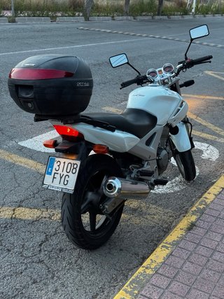 Honda CBF 250cc Blanca