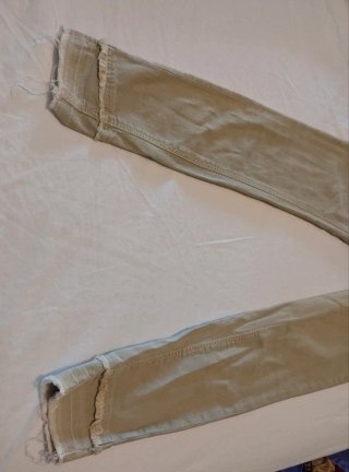 Pantalón vaquero Zara verde Talla XS.