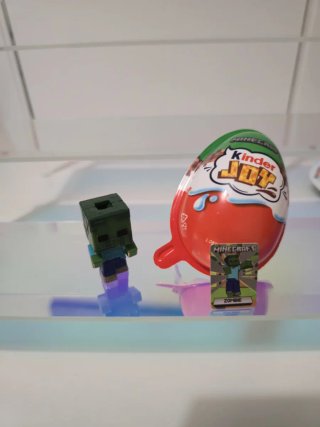 Kinder Joy Minecraft Zombie Figura