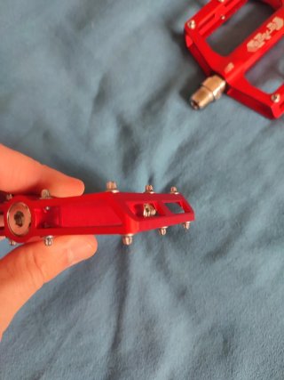 Pedales LUNJE Aluminio Rojo (Nuevos)