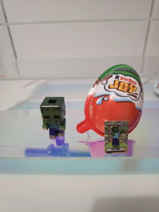 Kinder Joy Minecraft Zombie Figura