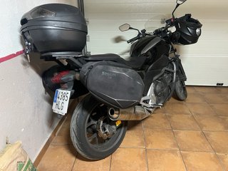 Baúl de moto Givi negro