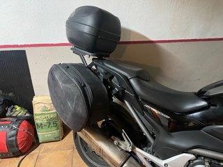 Baúl de moto Givi negro