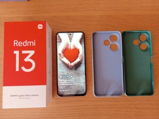 Xiaomi Redmi 13 Caja y Accesorios