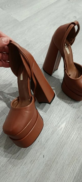 Zapatos de tacón de plataforma marrones número 36