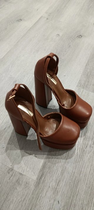 Zapatos de tacón de plataforma marrones número 36