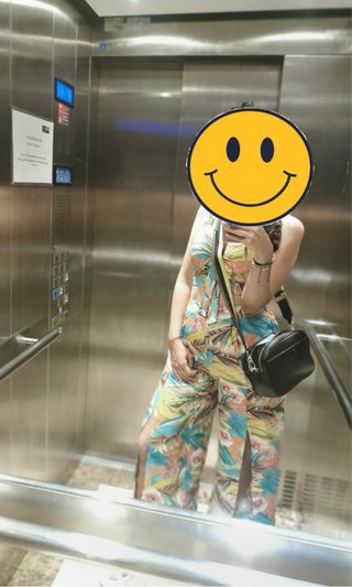 Conjunto top y pantalón estampado tropical