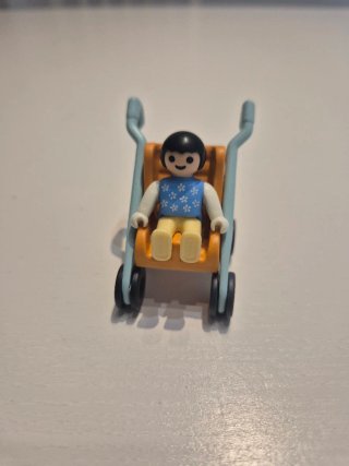Playmobil bebé con carrito