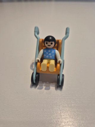 Playmobil bebé con carrito