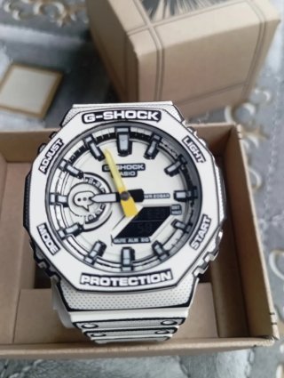 Casio G-Shock GA-2100MNG-7 Blanco/Amarillo
