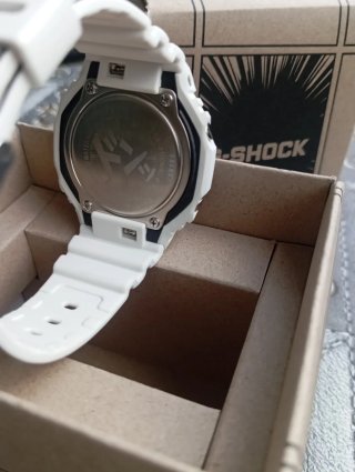 Casio G-Shock GA-2100MNG-7 Blanco/Amarillo