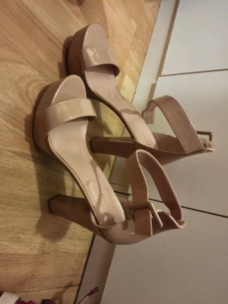 Sandalias Talla 40 Beige y Rojas