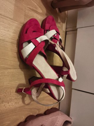 Sandalias Talla 40 Beige y Rojas