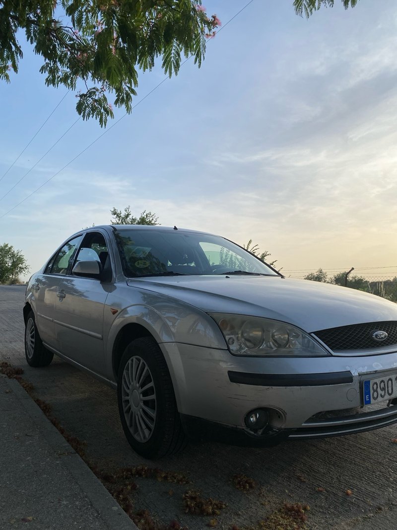 Ford Mondeo 2002 - foto 1