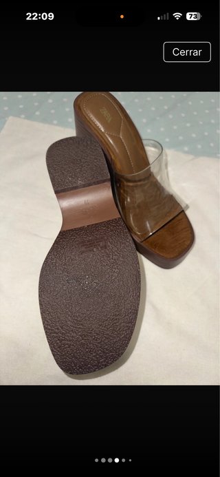 Zuecos Zara transparentes tacón madera