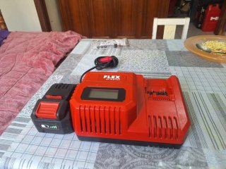 Cargador y Batería Flex 18V 5.0Ah
