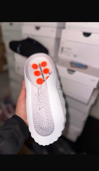 Nike Mind 001