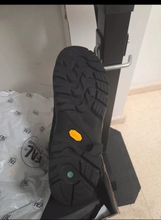 Botas FAL Seguridad Vibram Negras