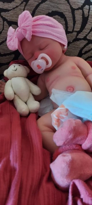 Preciosa bebé reborn prematura silicona platino